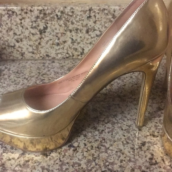 Enzo Angiolini Gold Peep Toe Pumps - Picture 2 of 6